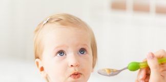 Кога, што, и како да се воведе цврста храна
